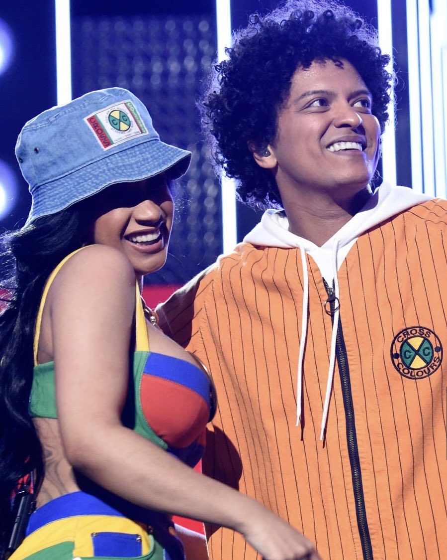 BrunitoMarsss's tweet image. Happy birthday, Cardi B!!! 💥

Hopefully one day the world will get to see another Bruno Mars x Cardi B collab. 🤞🏼✨