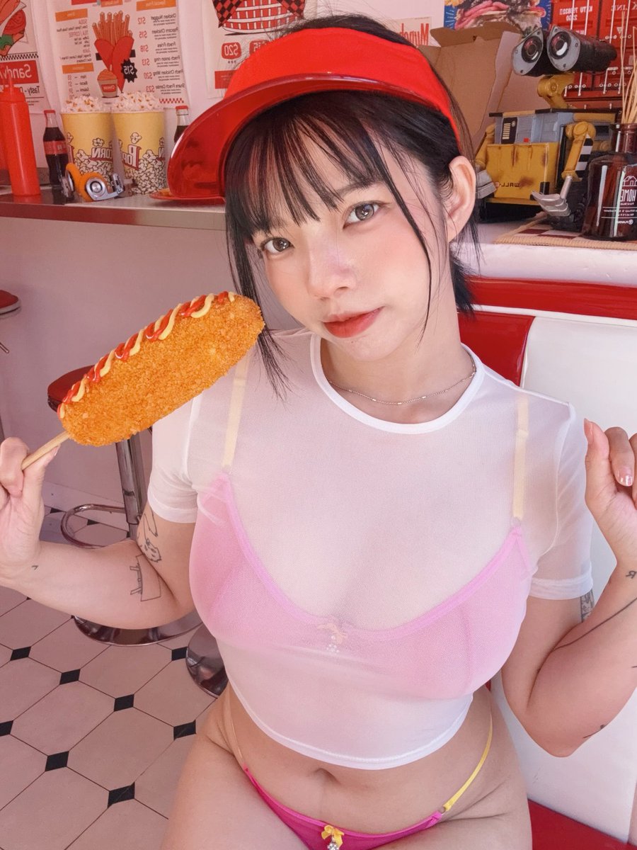 比臉大的熱狗！ https://t.co/OFDsPJtnx2