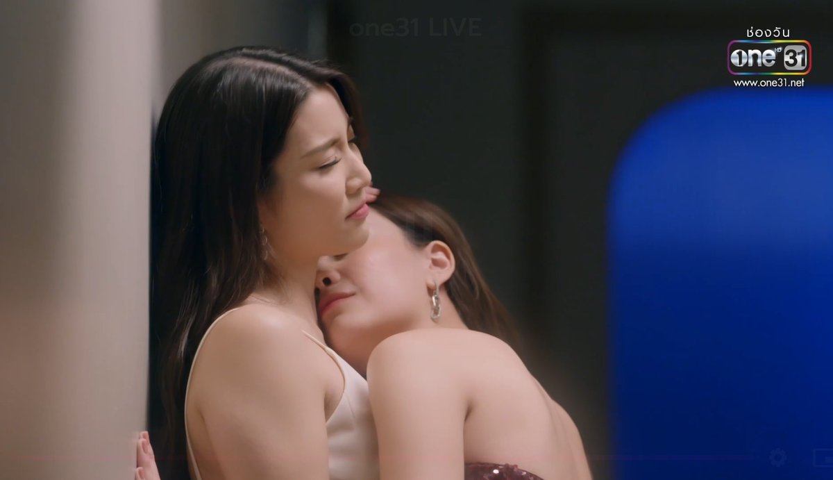 AglowEver's tweet photo. เนียนนนนน

WHAT IS WRONG WITH ME
#พิษรักEP4 #พิษรัก #GinJ #PoisonousLoveTheSeries #ginnynatnicha #aangelinaass https://t.co/p7rKofQq9b
