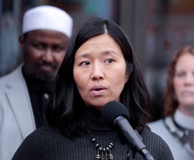 RightPulseNewss's tweet image. 🚨 BREAKING: Boston Mayor Michelle Wu says: &quot;Every human being has the legal right to come to the United States and seek asylum or shelter.&quot;

Thoughts?