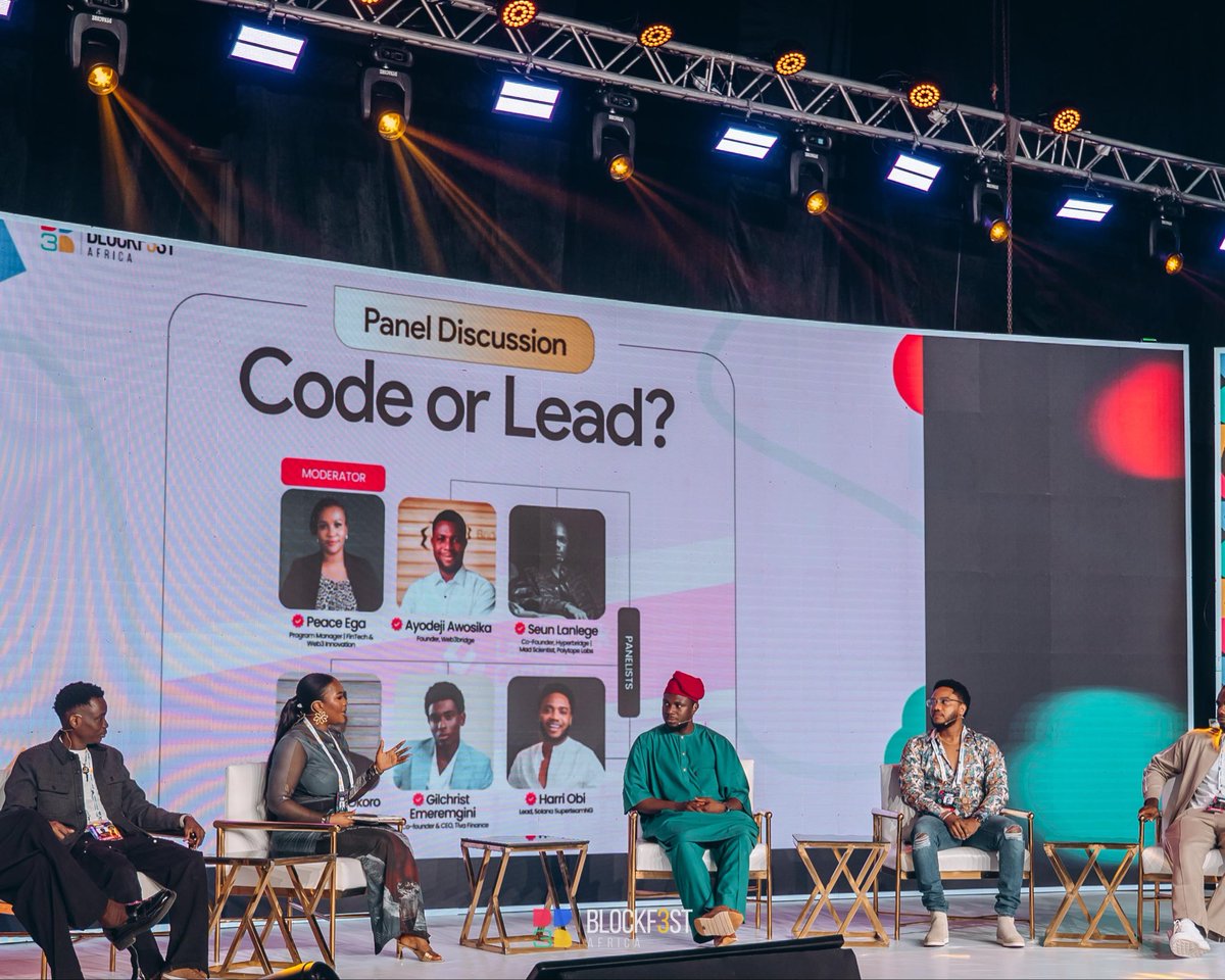 blockfestafrica's tweet image. CODE OR LEAD ⁉️
This panel with @Harri_obi @seunlanlege @Ebunayo08 @ToochukwuOkoro2 @iam_gilchrist @Scrum_maestro dug deep into where to draw the line between developers becoming founders and founders who aren’t devs.
One thing’s clear, both sides need vision and execution.…