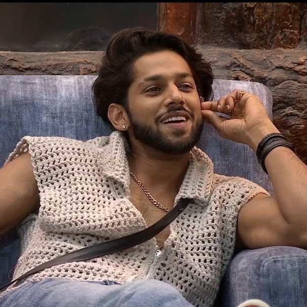 rebel_mp99's tweet image. If that was said about anyone else, people would’ve lost their minds. Just because Baseer laughed it off doesn’t make it okay. The guy’s clearly obsessed with him and his looks FO Zazu  #BaseerAli #BiggBoss19 #Bahana