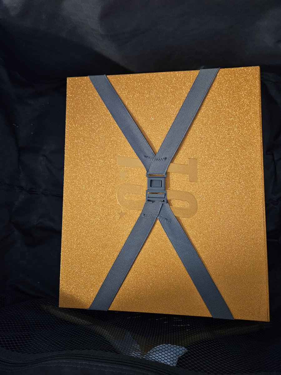 benbuttonswift's tweet image. Guess what box perfectly fits my wedding dress and is great for traveling with it? ❤️🔥
