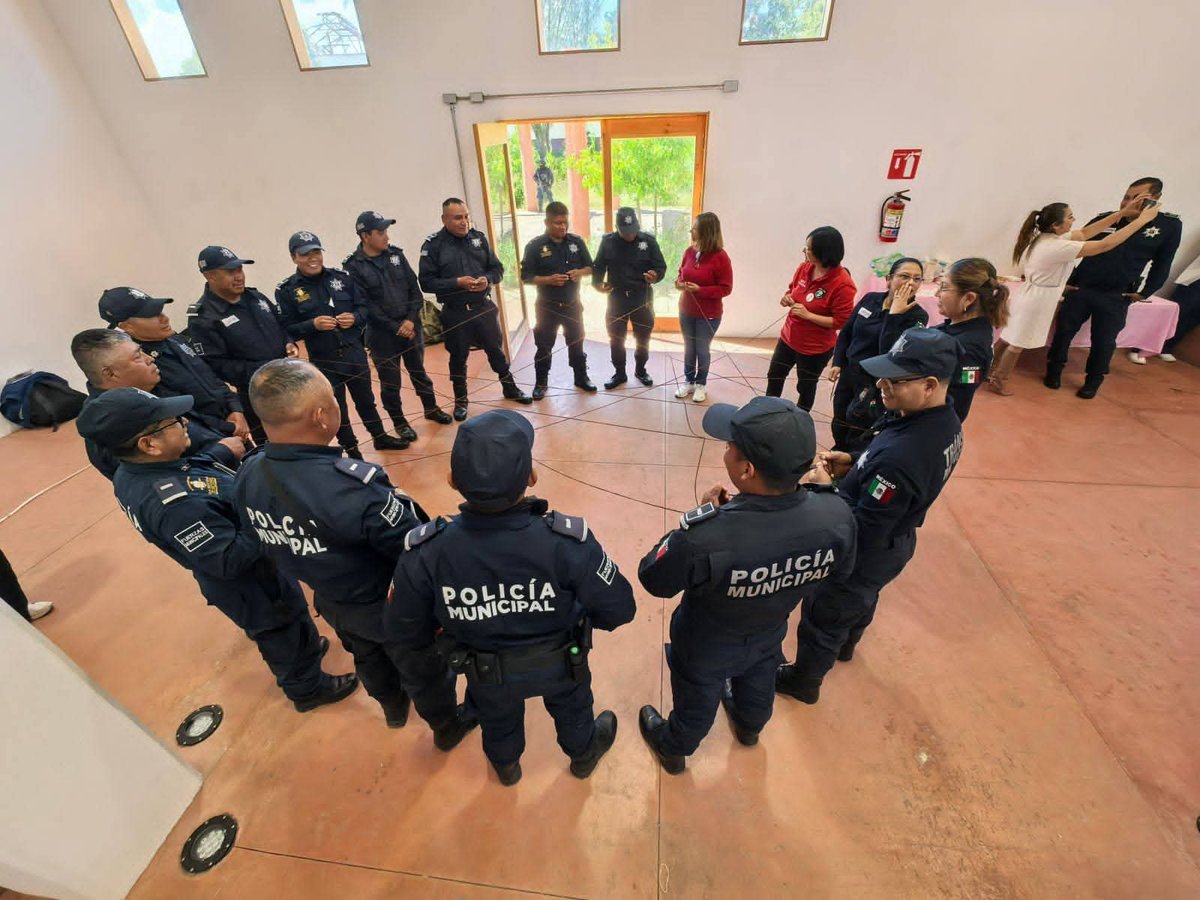 Rediaschiapas's tweet photo. ⭕️ 9 de oct. realizamos un taller en enfoque de derechos con Policía y Tránsito de San Cristóbal. Co-facilitado por REDIAS, Melel Xojobal y Voces Mesoamericanas para fortalecer la actuación con NNA. Gracias a SIPINNA San Cristóbal y al personal municipal. 
https://t.co/yruYjI9WZt https://t.co/Lx9Y0I7ldy