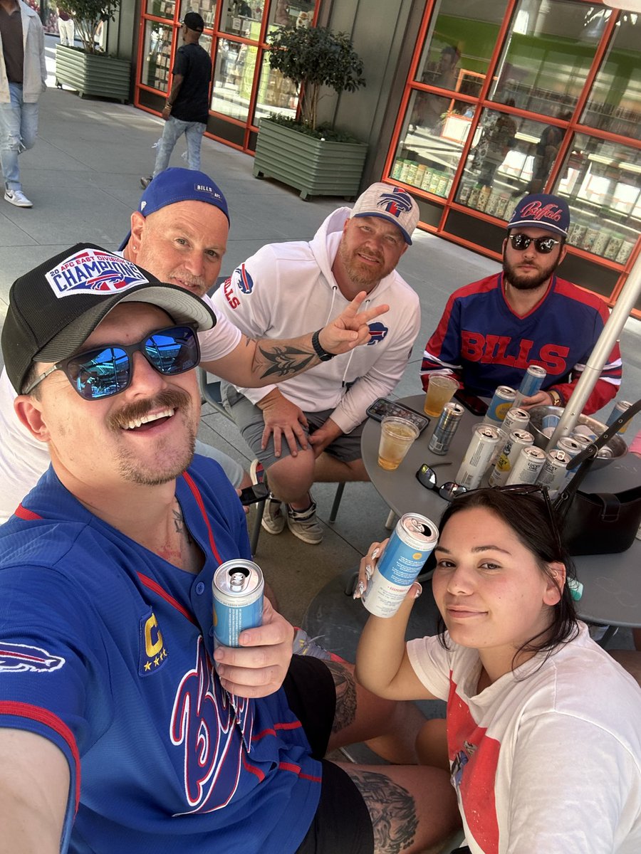 taserman03's tweet image. #billsmafia  4 hours in