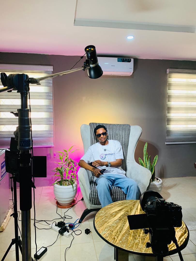 jajak5242's tweet image. Today’s media session with @Blockfuse_labs showed one thing clearly —African developers are ready to build the onchain future. All thanks to @base for making blockchain development cheaper and accessible with excitement for everyone 🙏
@scarfacedoteth @Sir_Damilare @devlongs_
