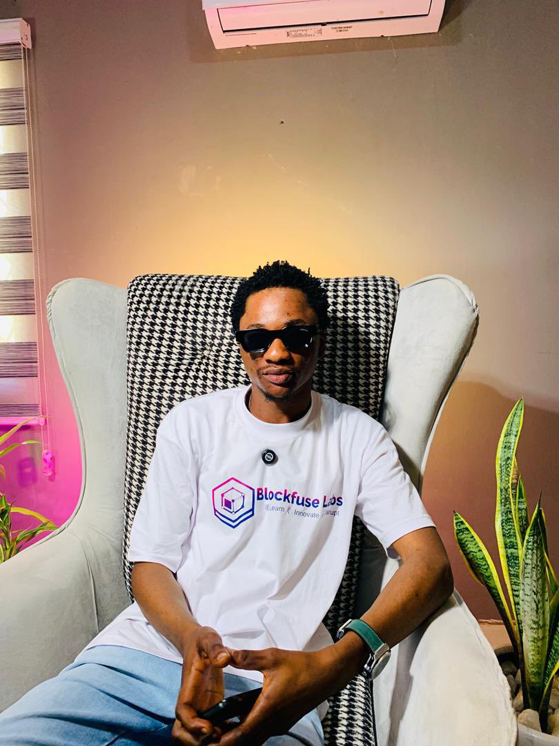 jajak5242's tweet image. Today’s media session with @Blockfuse_labs showed one thing clearly —African developers are ready to build the onchain future. All thanks to @base for making blockchain development cheaper and accessible with excitement for everyone 🙏
@scarfacedoteth @Sir_Damilare @devlongs_
