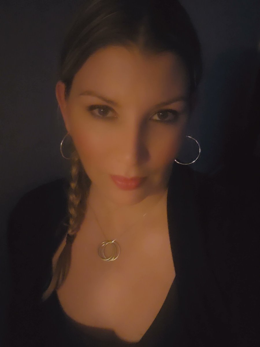 #hiddentigressarmy I have a brand new release single with the very talented illitheas! A sweet gem that has been in the works! Mark your calendars to support this beauty titled #UnderTheStars 💫💜🎶 Thank you for your continued support! Much Love! - HT #selfie #weekend #vibes