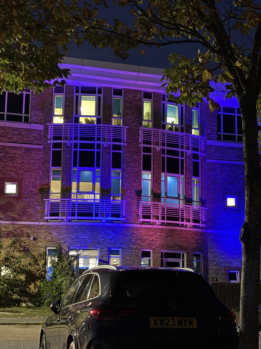 mandaminx74's tweet photo. 🩷💙🤍Southend University Hospital pink and blue for 
BLAW2025🩷🤍💙
Remembering all of the little ones who have gone too soon 
#BLAW #msehospitals #alwayslovedneverforgotten https://t.co/N6B2WPDRdE