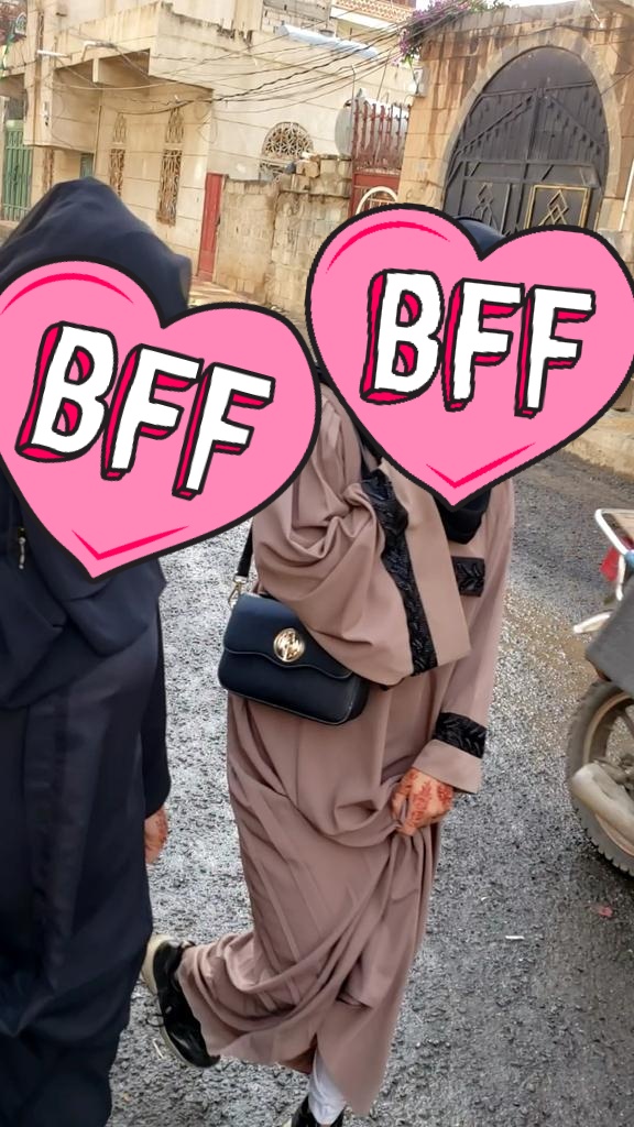 atgahak's tweet photo. يا شباب اليمن... هناك حساب لشخص ديوث وابن حرام في صنعاء يقوم بتصوير البنات في الشارع دون علمهن وبطرق غير لائقة ولا تمثل المراة اليمنية الشريفة. وهذا الفعل خبيث للغايه مكانه في صنعاء حسب مافي الصور التي يصوها.. رح انشر الحساب لاحقاً وعلى الجميع التعاون معي عشان نغلقة. 👌🏻 https://t.co/fVNGixfoqb