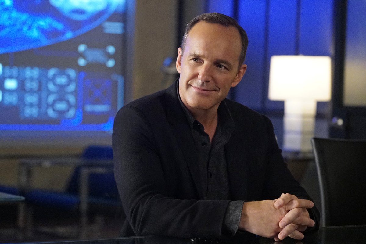 Clark Gregg has a message for anyone who says #AgentsofSHIELD is not part of the MCU.

"There are some people who talk about canon. [They can] go f *ck yourself - we’re proud of what we did." #NYCC