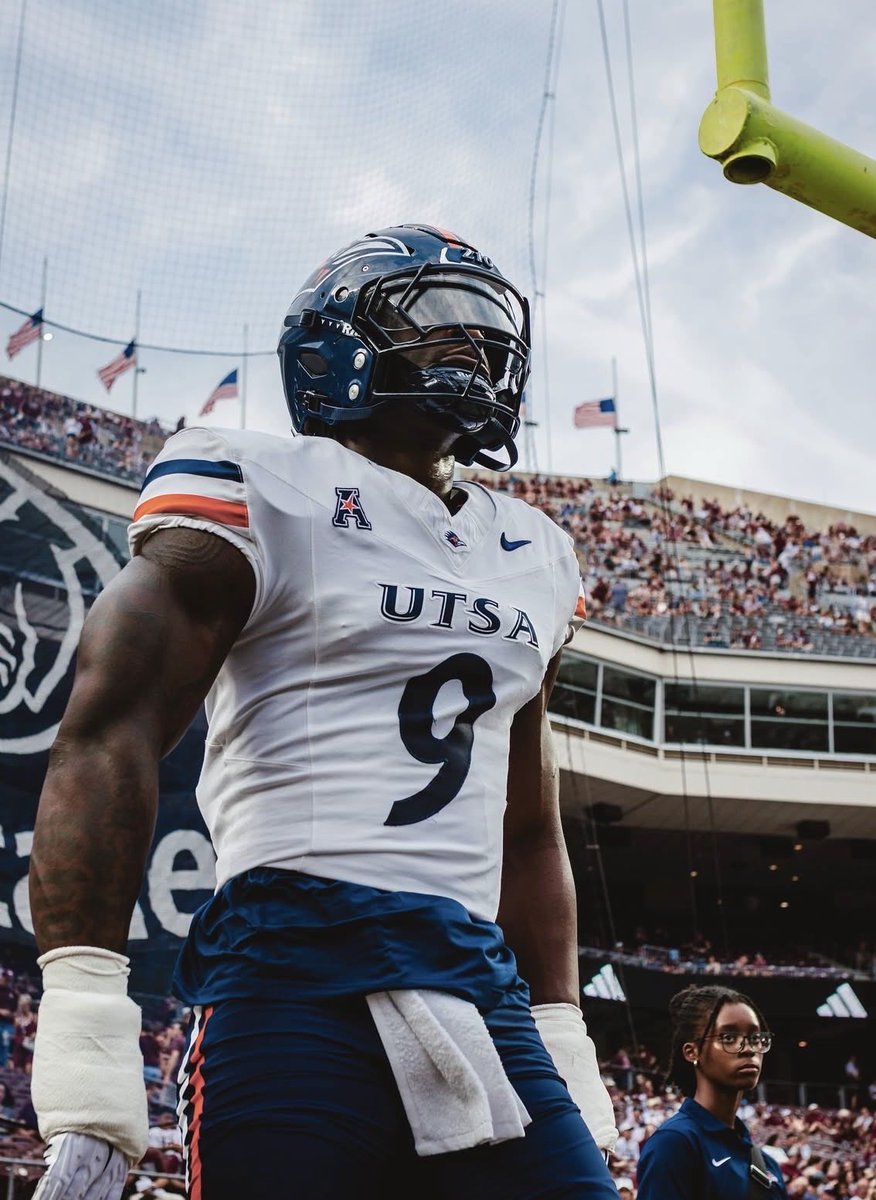 gabrielwilson_2's tweet image. Blessed to be offered by UTSA #Birdsup
@UTSAFTBL @CoachTimYoder
@CoachTraylor @CoachJP3 @RecruitingCFHS @CyFallsFB @TFloss32 @GPowersScout