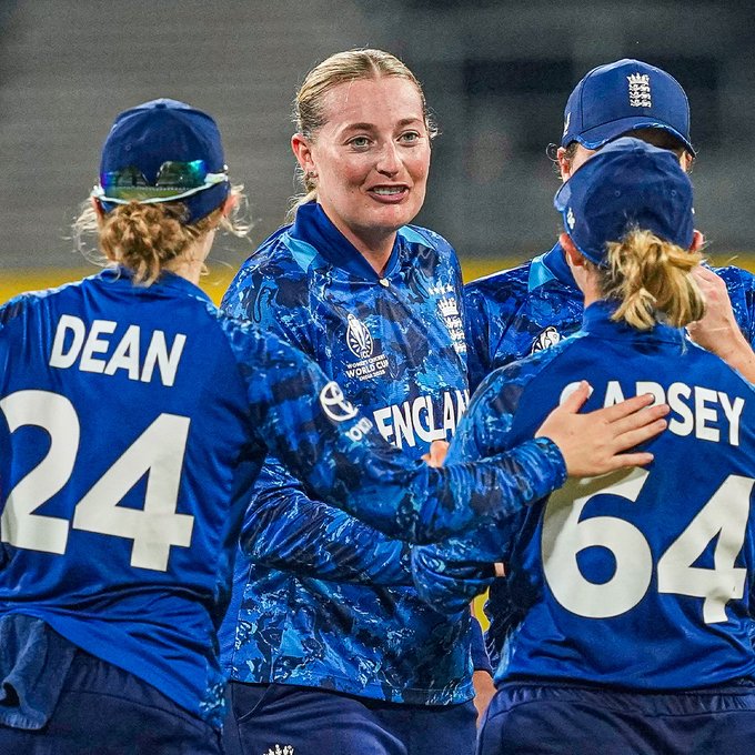 Sophie Ecclestone picks up her FOURTH wicket to put England in the driving seat 🤩