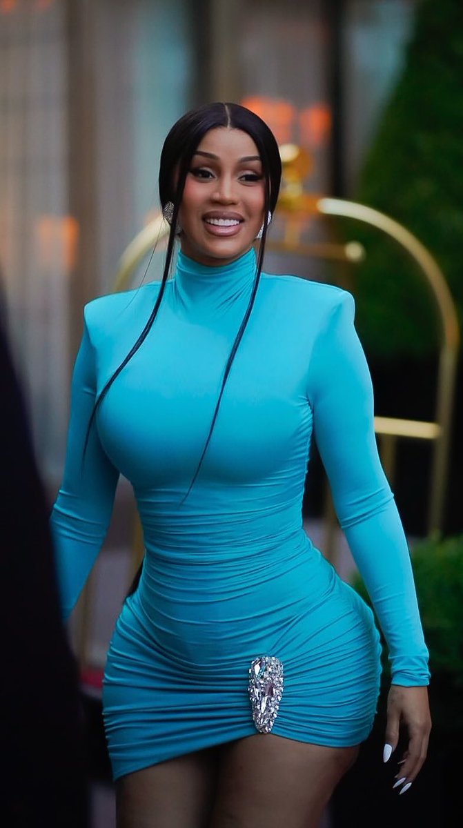 RespectPapi's tweet image. Happy Birthday to my wife 
Miss Cardi B 😩