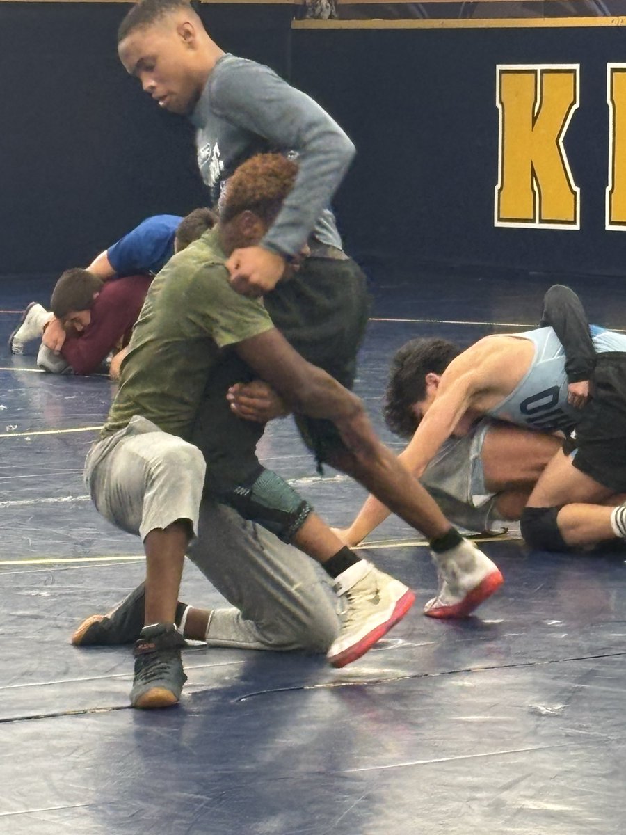 solonwc's tweet photo. Thank you @KentStWrestling @JoshMoore133 @Freddyg184 @DeeSchrod for a great Saturday scrap!!  Rob, Brandon, Alihan and Nick put in the extra work today!!  #TheGoldenEra #FutureFlashes? https://t.co/EWTgiPJw0J