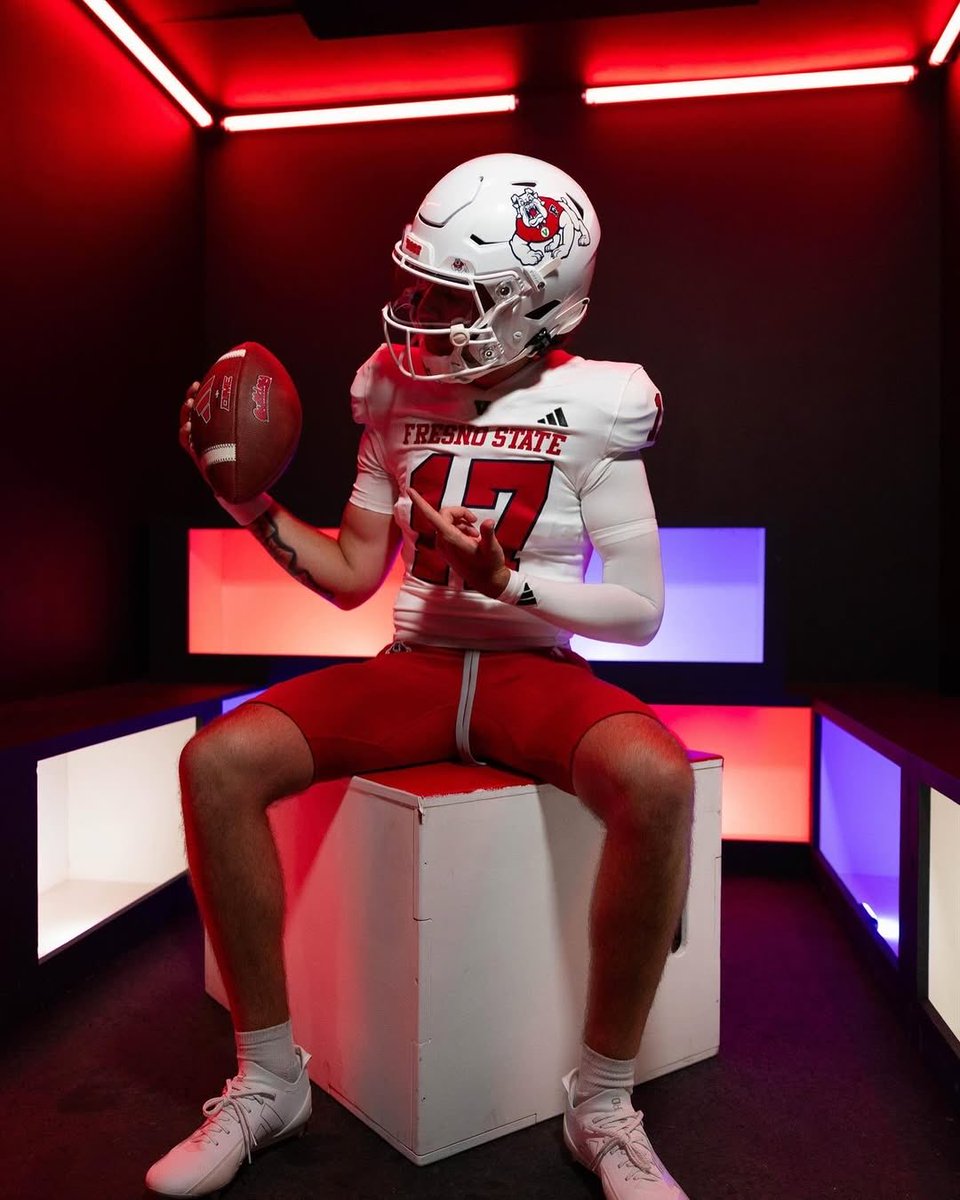 Sidelines - FresnoState tweet media