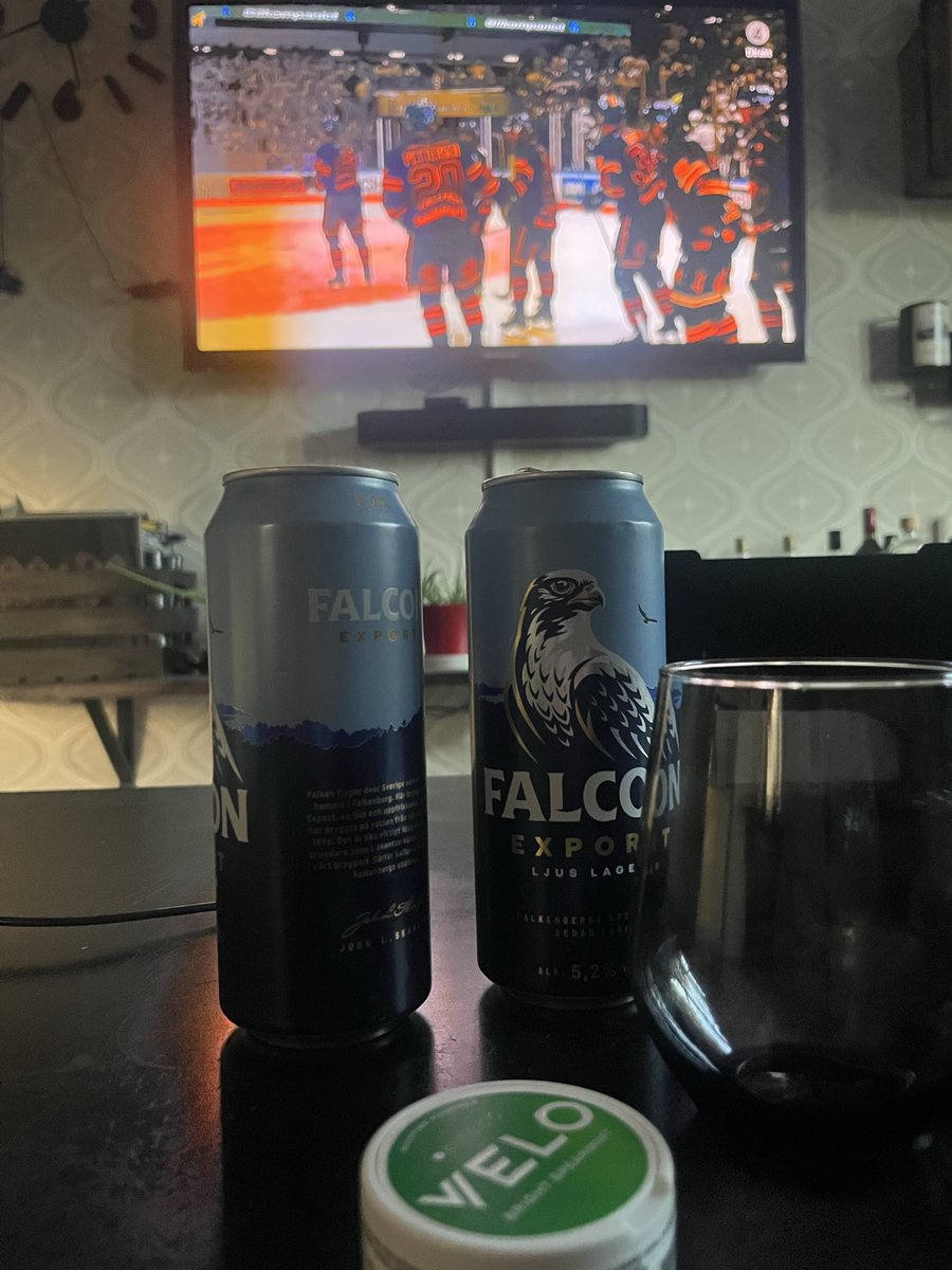 swestemi's tweet photo. Hämta upp ett 2-0 underläge borta mot Leksand är inte lätt, det krävdes 2 långburkar!
Go Djurgårn GO!! 
@DIFHockeyse https://t.co/HD3nJDfHKX