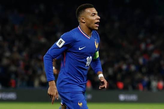 EmiratesDG's tweet photo. Everyone’s ignoring Mbappé cooking all season, just to cry next year when he wins the Ballon d’Or like:
“BUT LAMINE YAMAL IS ONLY 18 😭”
Bro this isn’t a daycare, it’s football. Grow up. https://t.co/OEg8AIzrET