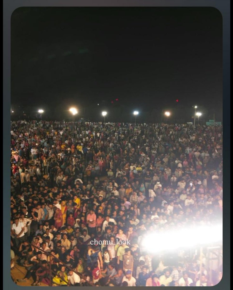 Natassaa_died's tweet image. 80k ,,, 80000 hazar people gathered to watch #ElvishYadav live in  chomu, jaipur rajasthan🥶🥶🥶🔥
Per 🎟ticket price is 500rs that means  
4crores rs spend just to watch #ElvishYadav𓃵  the superstar ⭐💅❤🤏 
#MunawarFaruqui