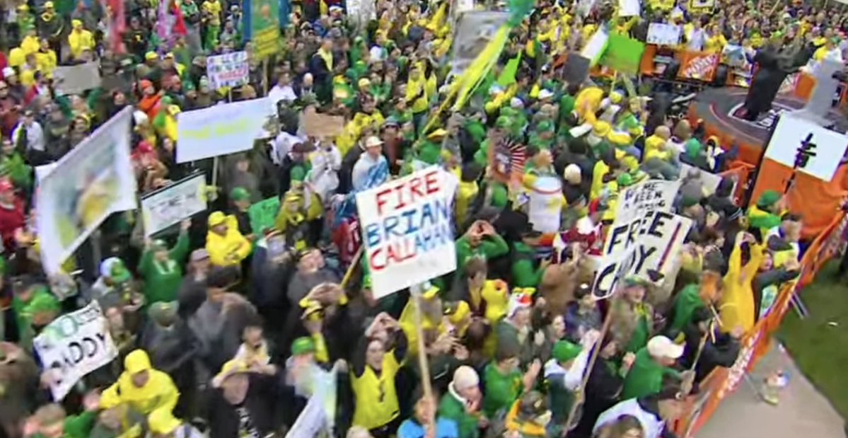 TheMJTake's tweet image. Even in Eugene, Oregon, they know what&apos;s up! #Titans