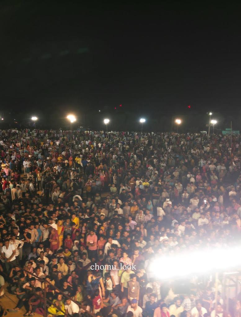 Laxman_manju39's tweet image. Ye Log Eak Free  Pizza Khane Ke Liye Nahi Aae Hai 😁

Ye Sabhi Ticket Leke Aae Hai 🔥

#ElvishYadav𓃵 #ElvishArmy𓃵 #Elvisha