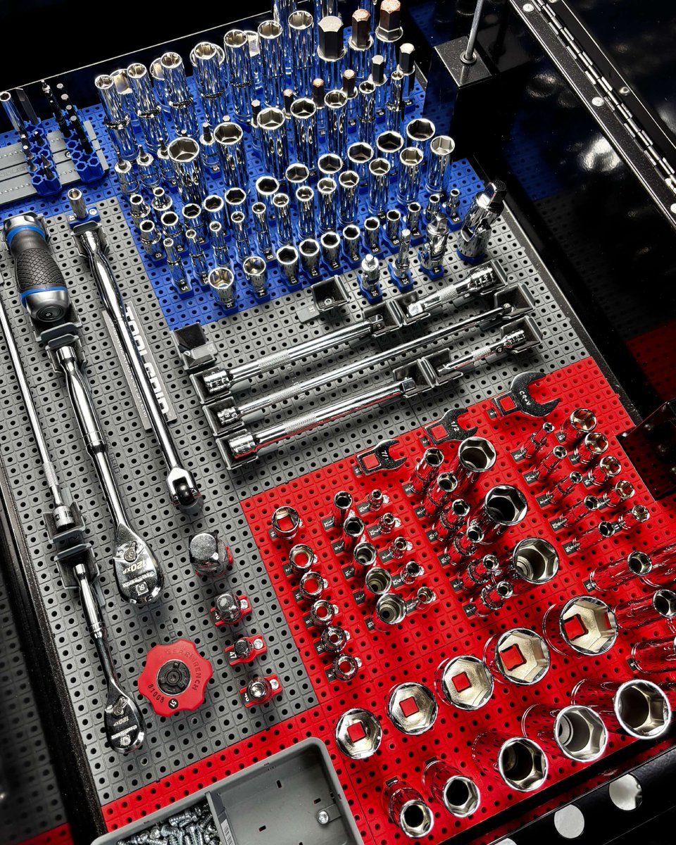 Toolgrid's tweet image. No foam. No drawers full of chaos.

Just next-level layout, insane flexibility, and a look that says:

“Yeah, I know where everything is.”

Toolgrid® - The Standard in Tool Organization!

toolgridsystem.com

#toolgrid #toolorganization #toolbox #mechanictools #mechaniclife