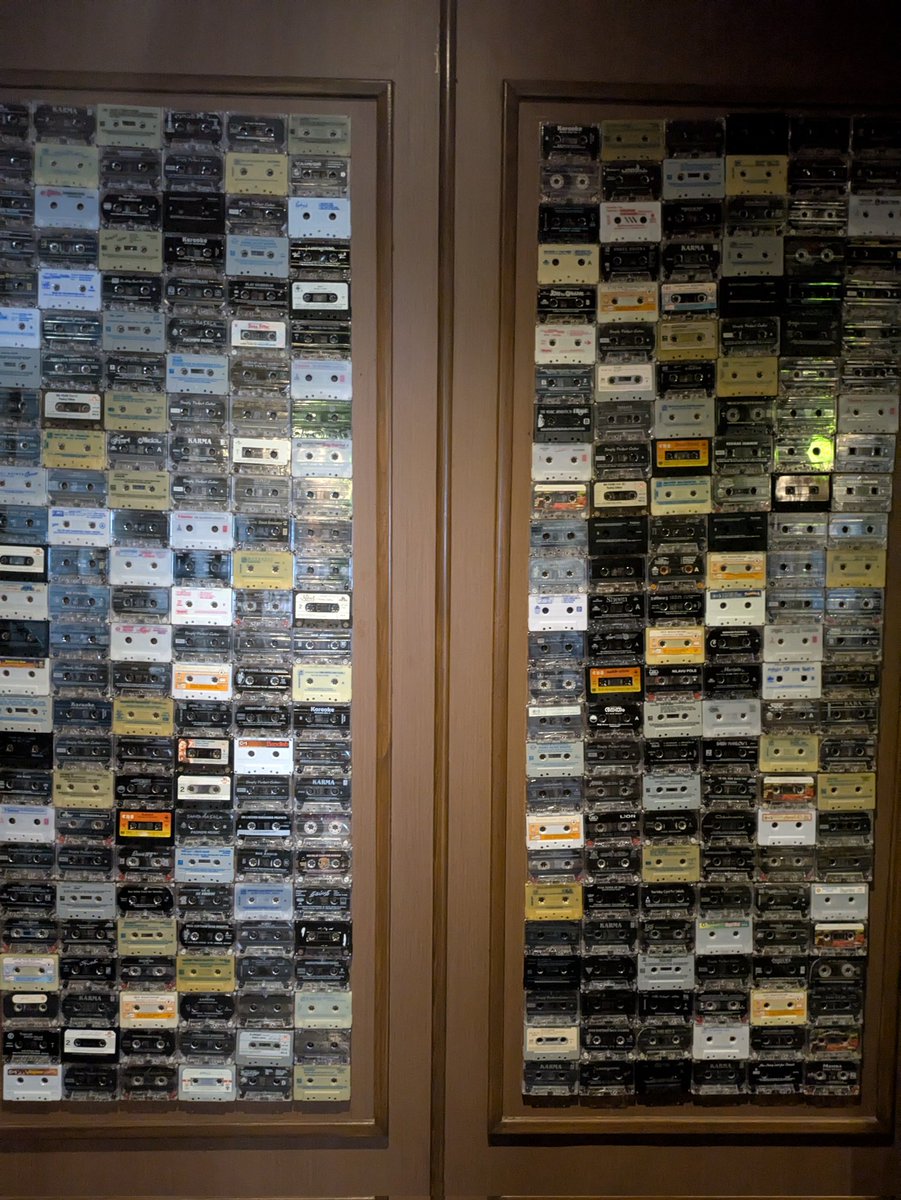 rona_forlife's tweet image. FINALLY got a table at Tommy&apos;s, Old Airport Road. This place, that&apos;s btw only 200m from my house, has been on my Instagram feed for faaaar too long. Vv cool interior w a jukebox, AI generated cat pictures and cassette walls. Need to drop by at night for more vibes.