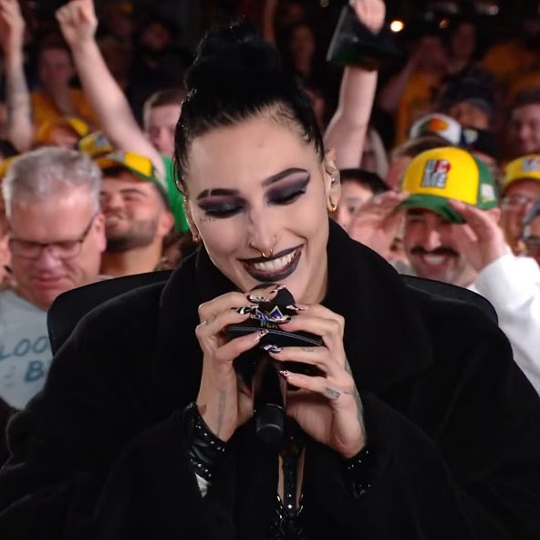 gay4ripley's tweet image. baby this woman is insanely divine