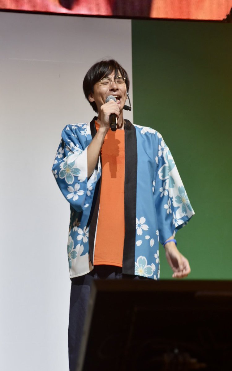 RD_sana_06's tweet image. カベポ📌永見さん✨
めっちゃ気持ちよく歌ってらしてこっちもノリノリでした！楽しかった〜！
#カラオケ盆踊り