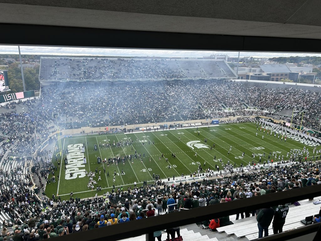 Homecoming here in East Lansing! <a href="/MSU_Football/">Michigan State Football</a> takes on <a href="/UCLAFootball/">UCLA Football</a>  with kickoff at noon. Join <a href="/JacobMaurer55/">Jacob Maurer</a> and I for all the action with the link ⬇️ <a href="/WDBM/">Impact 89FM | WDBM-FM</a> 

impact89fm.org/listen-live/?f…