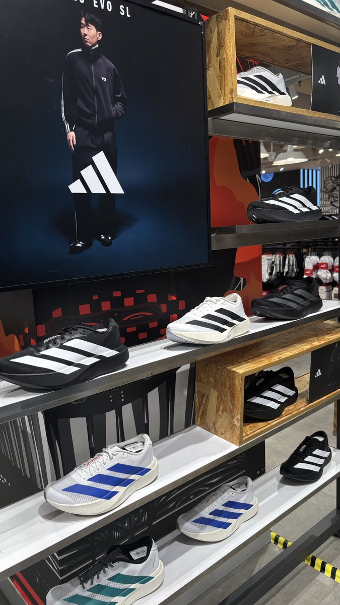 Too much ga kalo tbtb gue kasih bday gift Evo SL buat mantan yg udh lost contact dan selama pacaran sering dikhianati?

*anw, dia pas pacaran royal bgt sering kasih gue bbrp barang yg pricey, jd lebih ke bales budi aja.