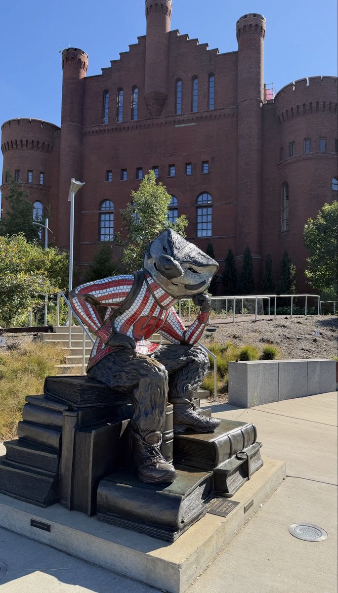 We went to Wisconsin for the weekend. We drank beer, ate cheese and sausage. The perfect Wisconsin weekend!

Here’s the video:
48 Hours in Madison Wisconsin | Must See, Do and Eat
youtu.be/8v2OlIu71Rs