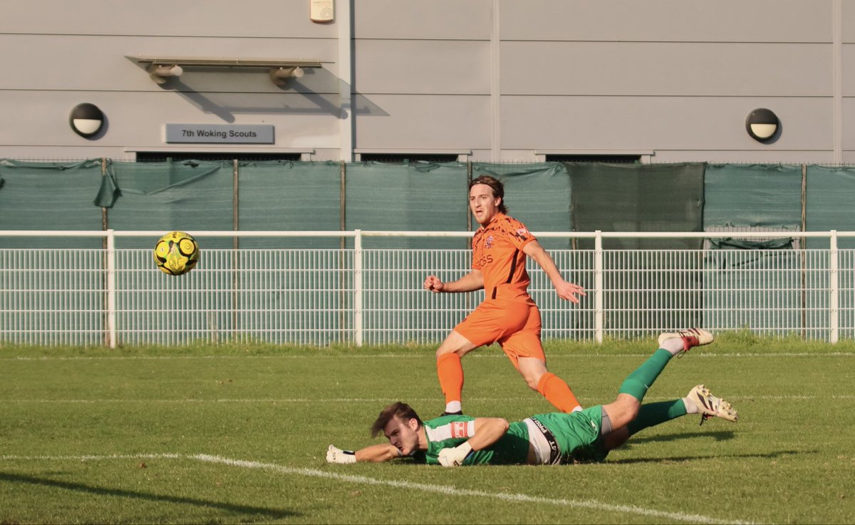 FT

<a href="/westfield_fc/">Westfield FC</a> 0️⃣
<a href="/HartleyFC/">Hartley Wintney FC</a> 1️⃣

All over in Woking. 

@ C0nn0r_Holland 📸Jon Wiggins⬇️

#UTR🧡