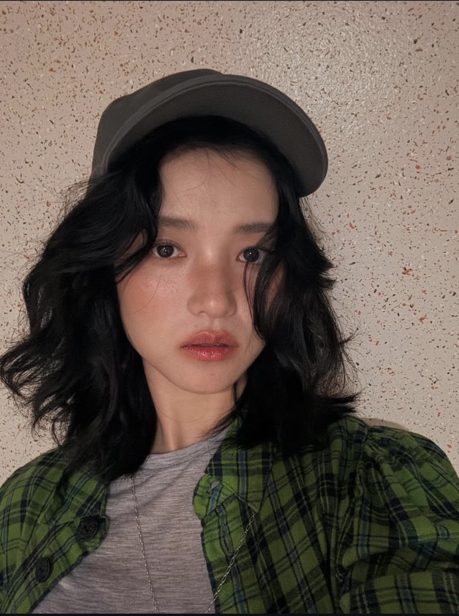 beg_ten's tweet photo. ひぃー！！かわいい〜🖤💚
#KimTaeri https://t.co/j4Akci8OPt