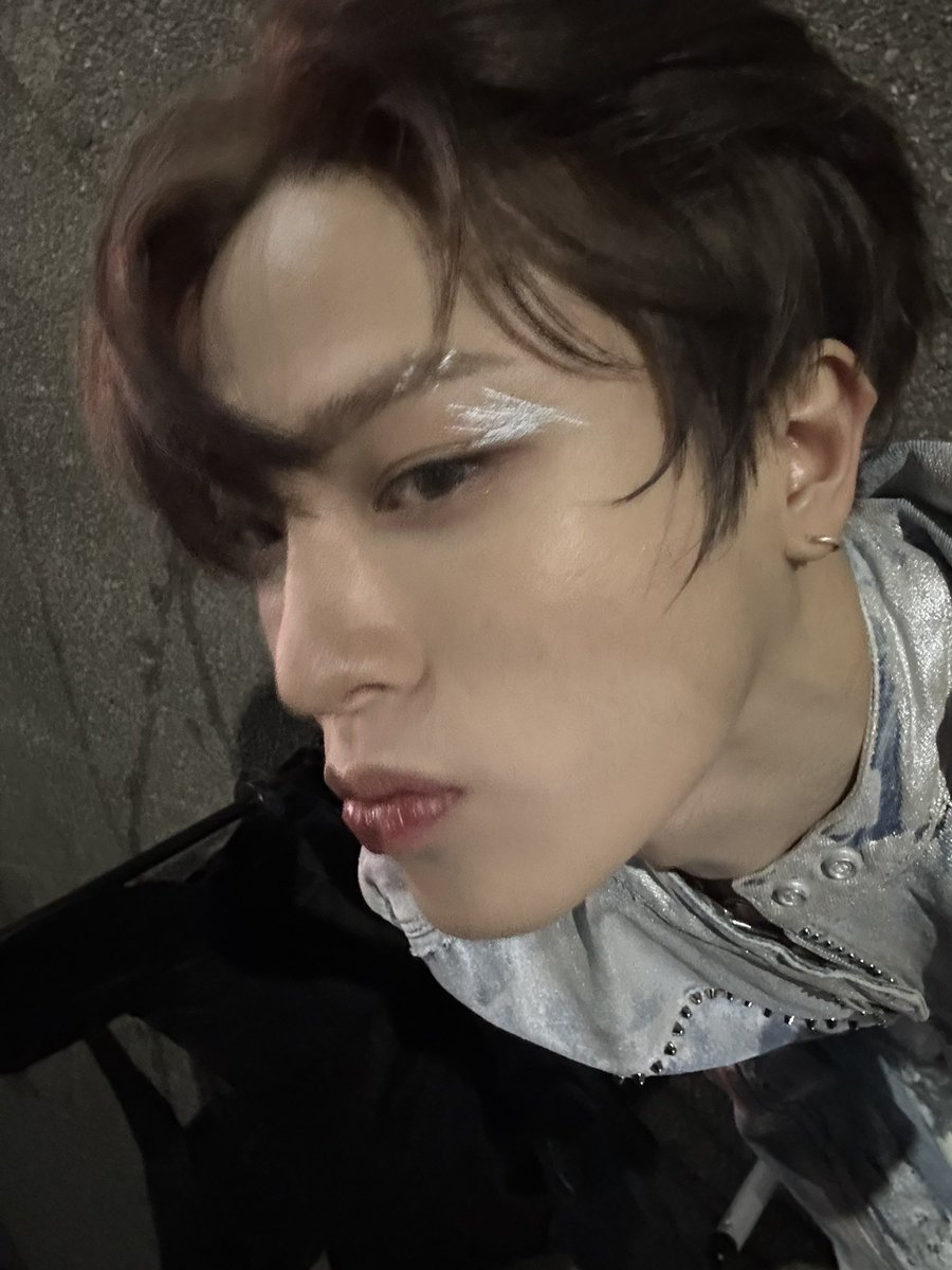 iluvPARKguys's tweet photo. 푸슝님 !!! 저두 일케만 갖구 있어요 ╥ ╥
혹시 정환셀카존재유무를 아시는 분은 답장 plz https://t.co/qc4a10GzKv