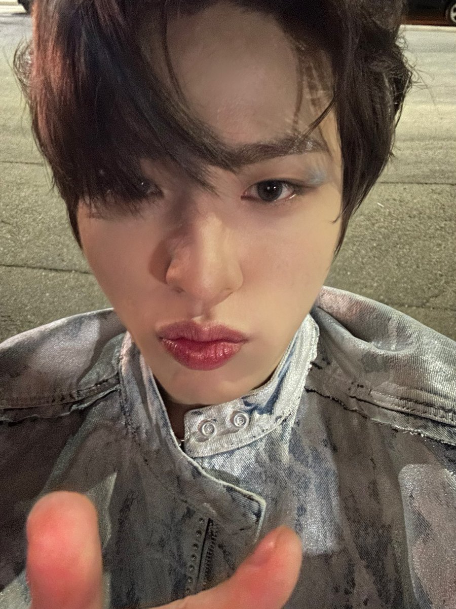iluvPARKguys's tweet photo. 푸슝님 !!! 저두 일케만 갖구 있어요 ╥ ╥
혹시 정환셀카존재유무를 아시는 분은 답장 plz https://t.co/qc4a10GzKv