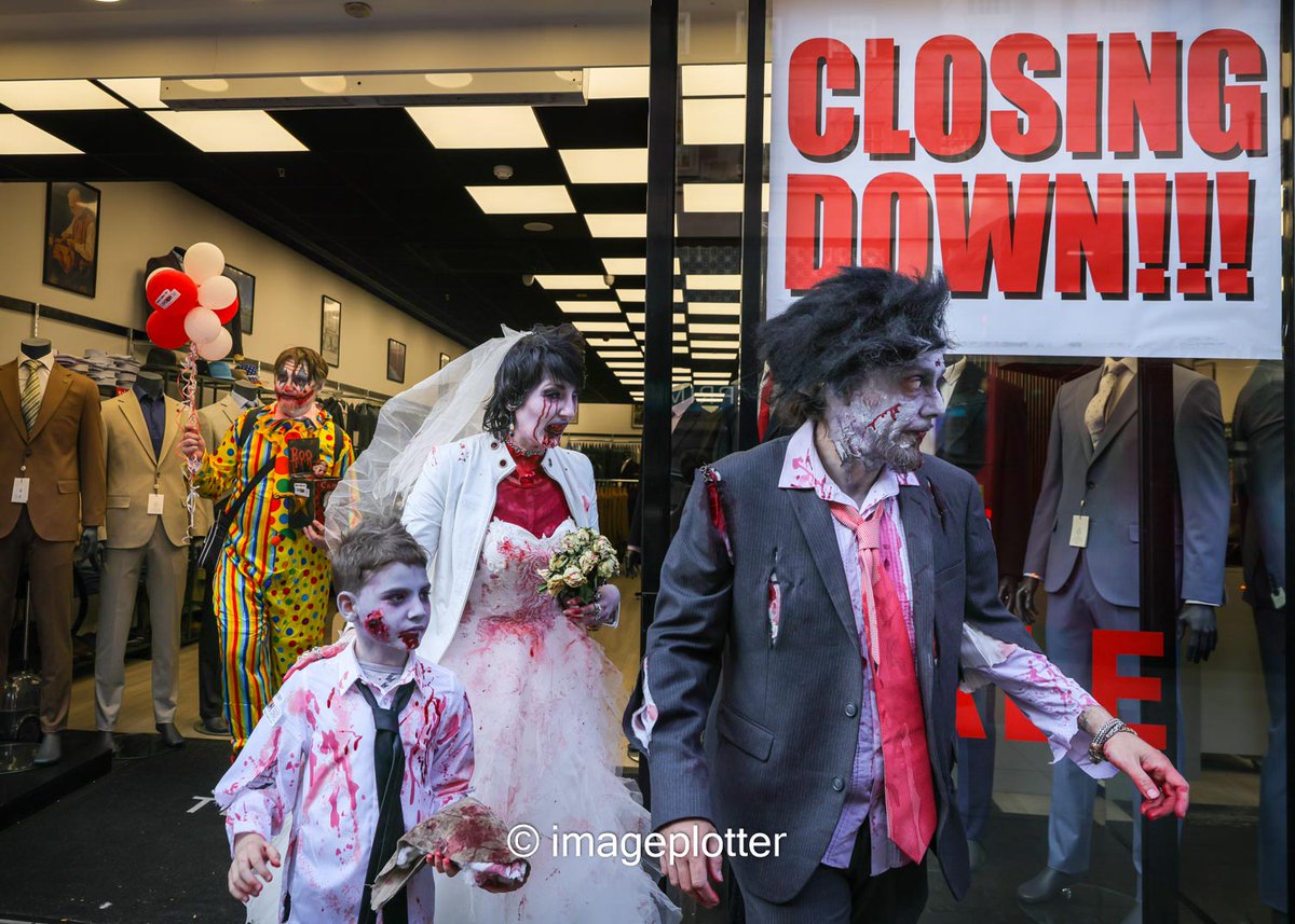 imageplotter's tweet image. And a few more shots from the #WorldZombieDay walk today in London. There was even a preview to the (hopefully not apocalyptic) budget day. 😉 Ps. Polly the dog was my favourite participant, totally chilled out and not phased by the zombie mayhem. Pic set @Alamy_Editorial.