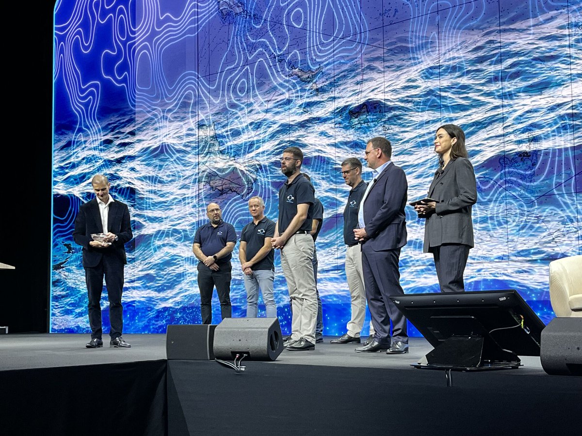 EsriFederalGovt's tweet image. Congratulations to SHOM for winning Esri's Special Achievement in GIS (SAG) Award! 🏆  
Their use of #CCB to cut chart production from 20 days to 1.5 minutes, while staying #IHO S-4 compliant, is a breakthrough in #Hydrospatial innovation. SHOM team is leading the way! 🎉