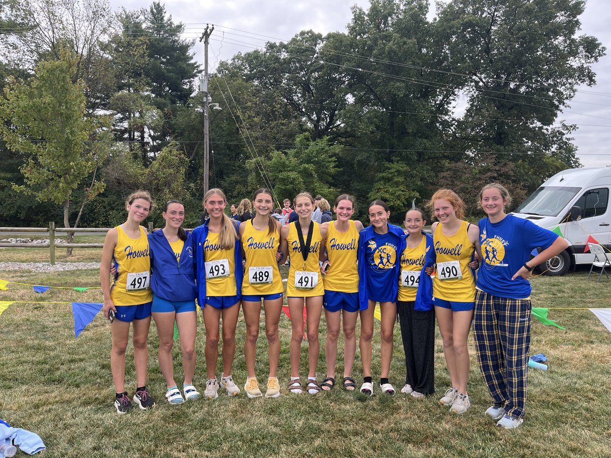 Your Viking Varsity XC runners competed well today at the Border War Meet!

Boys Varsity placed 9th overall
Girls Varsity placed 3rd! 🥉

Torah Cohen places 9th as an individual!