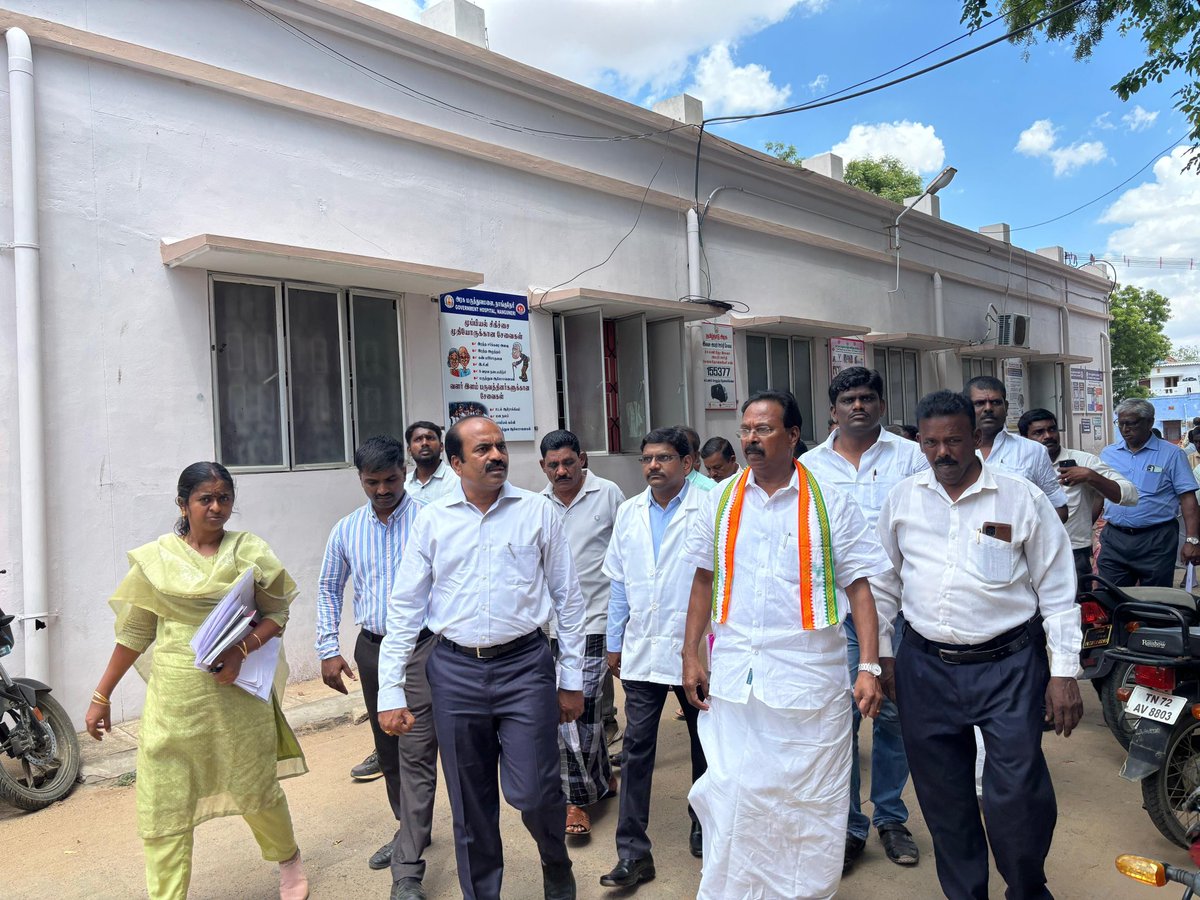 ruby_manoharan's tweet image. இன்று (11.10.25) நாங்குநேரி அரசு மருத்துவமனையில் உள்நோயாளிகள் பிரிவிற்காக புதிதாக கட்டப்பட உள்ள இடத்தை மாவட்ட ஆட்சியர் மருத்துவர் சுகுமார் அவர்களுடன் நானும் இணைந்து ஆய்வு செய்தேன்.

இந்நிகழ்வில் நாங்குநேரி வட்டாட்சியர் பாலகிருஷ்ணன், நாங்குநேரி நகர காங்கிரஸ் தலைவர் சுடலைக்கண்,…