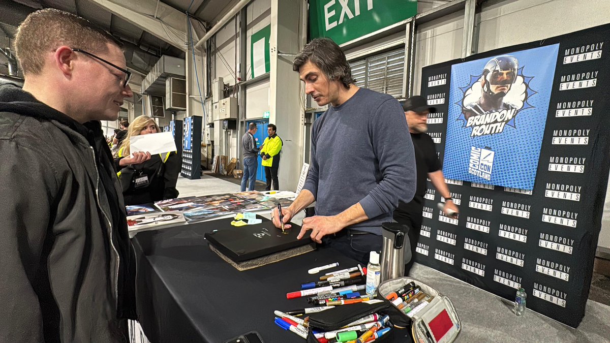 stewmurray47's tweet photo. @BrandonJRouth Thanks for signing my statue base. Means a lot! https://t.co/CrSSKptmh3