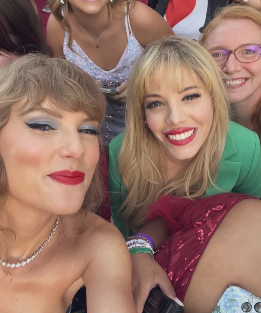 swiftbunnies's tweet image. Two years ago today. Still feeling enchanted to have met you. 

Thank you, @taylorswift13 @taylornation13 💗