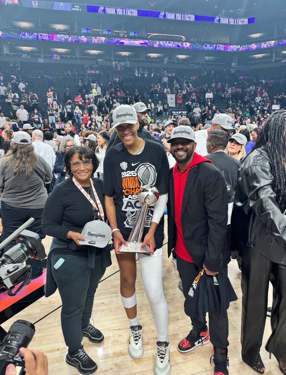 Congratulations Hoss, you're a world champion in 2025. What a roll a coaster year of adversity to the ultimate goal. Well done !