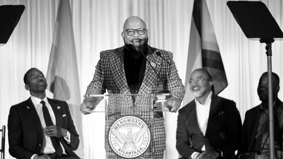 CityofAtlanta's tweet photo. Atlanta, what a night! 🌈 The 7th Annual Mayor’s PRIDE Reception celebrated love, unity & belonging. Mayor Dickens reaffirmed the city’s support for our LGBTQ+ community—diversity is in our DNA. Read more: https://t.co/P66lZT0C59
#ATLPride #MovingAtlantaForward https://t.co/tmEZCiLH46