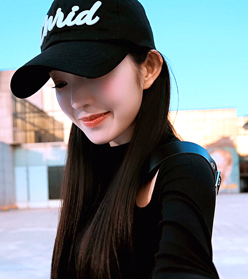 velvetmonium's tweet image. ╭◜◝ ͡ ◜◝╮  
(      🧢      )  
╰◟◞ ͜ ◟◞╯   
/)/)  
( . .)  
(づ) #IRENE #아이린 
#RedVelvet