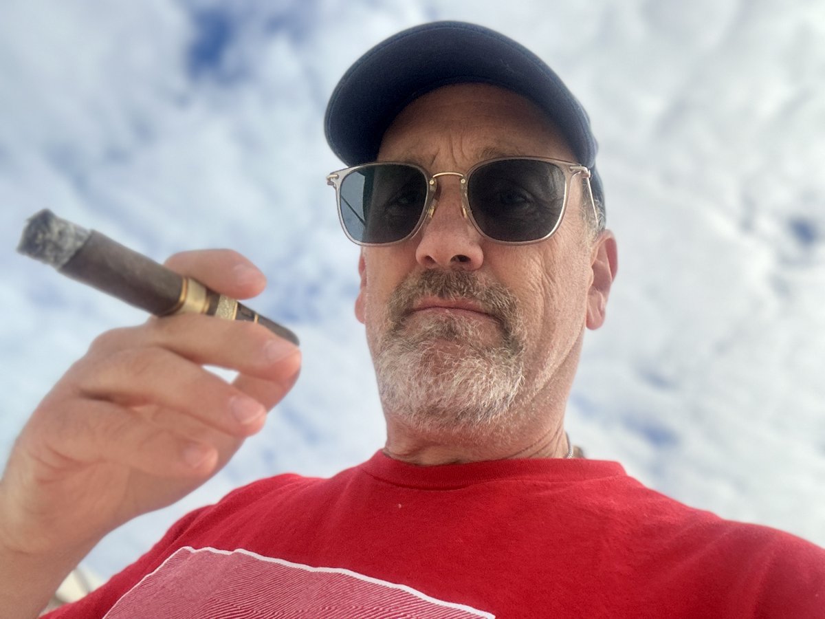 Uncle_JimmyD's tweet photo. Good Saturday all ✌🏼☀️
Hoping you ALL have an amazing day.
You deserve every second of it.
❤️UJ
#SaturdayVibes #GoodMorning #goodafternoon
#findyourpeace #bekind #unclejimmy