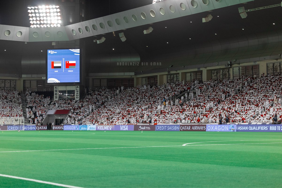 3zozing's tweet image. جمهور الإمارات قبل بداية المباراة بساعه وربع 🤯🇦🇪