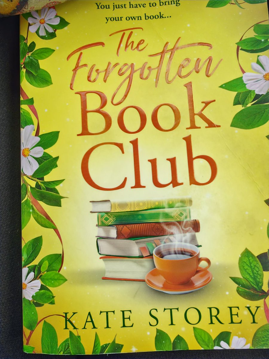jfigaro5's tweet photo. October book completed for #WestSussexLibraries100
Read a book about books 💕 https://t.co/DiGujN1xC4