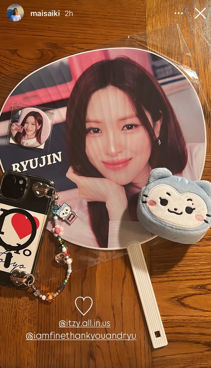 Mai Saiki, PR of Ralph Lauren Japan, attended ITZY’s fan meeting today with #RYUJIN merchandise.