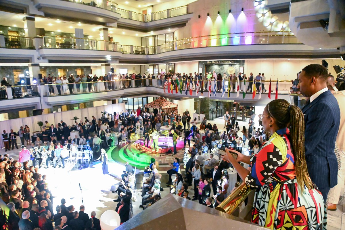 CityofAtlanta's tweet photo. Atlanta, what a night! 🌈 The 7th Annual Mayor’s PRIDE Reception celebrated love, unity & belonging. Mayor Dickens reaffirmed the city’s support for our LGBTQ+ community—diversity is in our DNA. Read more: https://t.co/P66lZT0C59
#ATLPride #MovingAtlantaForward https://t.co/tmEZCiLH46